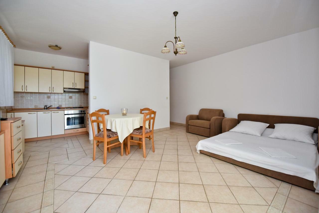 Milka Appartements Stara Novalja Zewnętrze zdjęcie