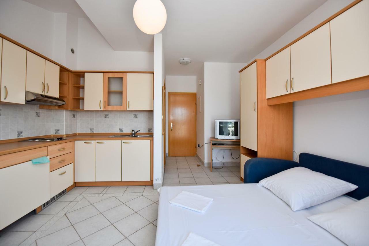 Milka Appartements Stara Novalja Zewnętrze zdjęcie